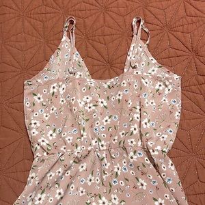 NWOT🌸Pink & Floral Romper🌺